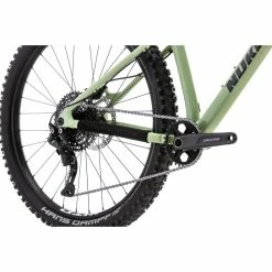 Nukeproof Scout 275 Race Alloy Mountain Bike (Deore10) -Vélos enfr Nukeproof Scout 275 Race Alloy Bike Deore10 2022 Artichoke Green 15