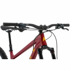 Vitus Mythique 29 AMP Mountain Bike -Vélos enfr Vitus Mythique 29 AMP Mountain Bike 2023 Octane Red 09