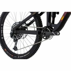 Vitus Sommet 297 AMP Mountain Bike -Vélos enfr Vitus Sommet 297 AMP Mountain Bike 2022 Octane Red Yellow18