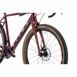 Vélo Vitus Substance CRX-1 (gravel, Rival, 2022) 24 Vélo Vitus Substance CRX-1 (gravel, Rival, 2022) -Vélos enfr Vitus Substance CRX 1 Adventure Bike Rival 2022 Dark Cherry 09
